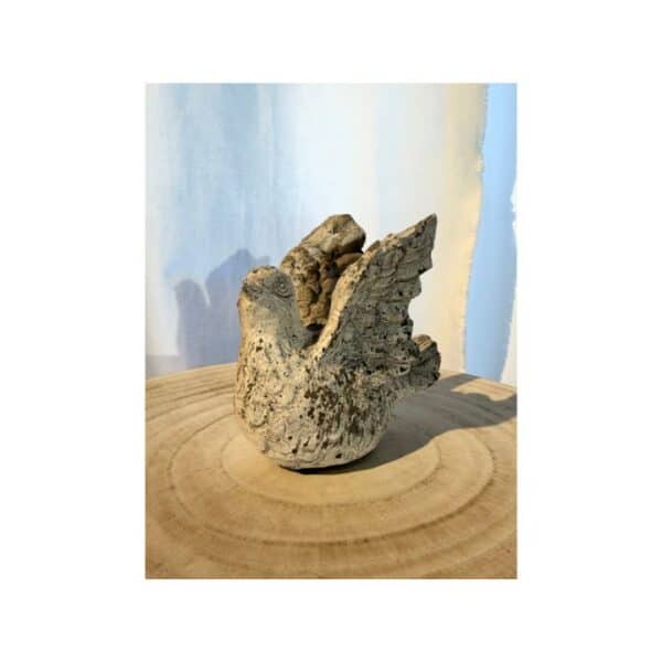 Gartenfigur Taube mit Flügel nach oben