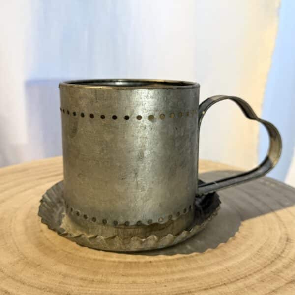 Pflanzgefäß aus Blech, Henkel in Herzform